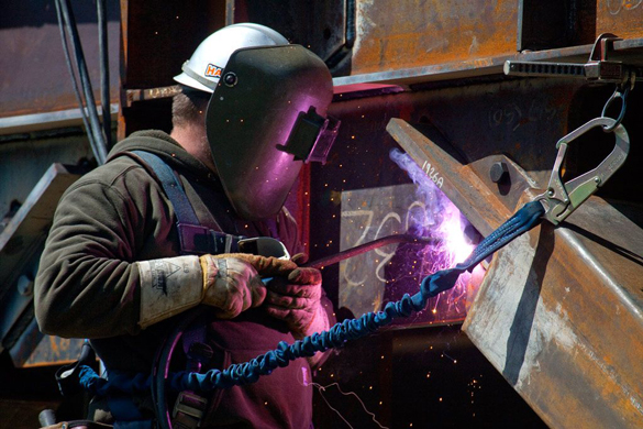 铁焊接工作。